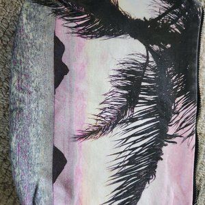 Samudra Mid-sized pouch